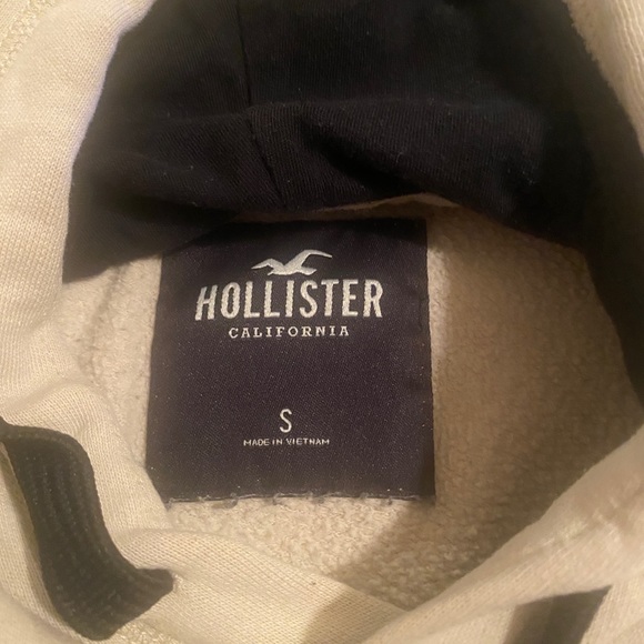 Hollister Hoodie - Picture 2 of 3
